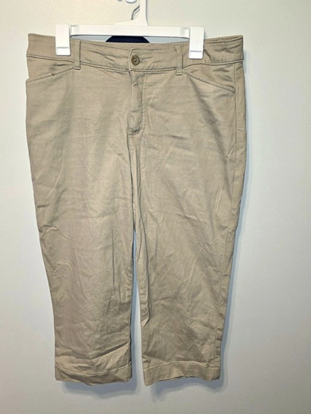 St. John's Bay Capri Beige Pants Size 10